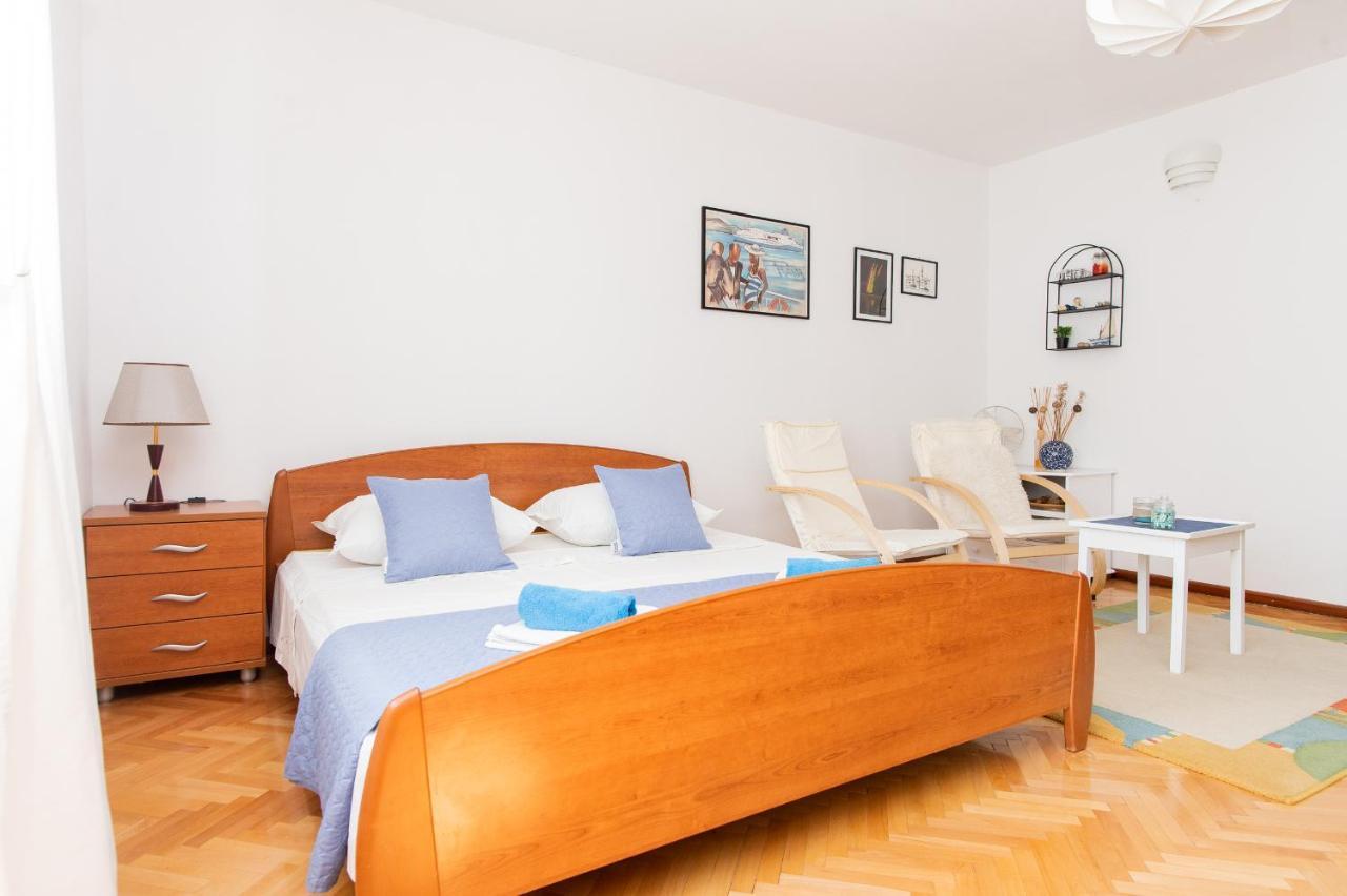 Beautiful Cozy Jug In Neighbourhood. Apartament Split